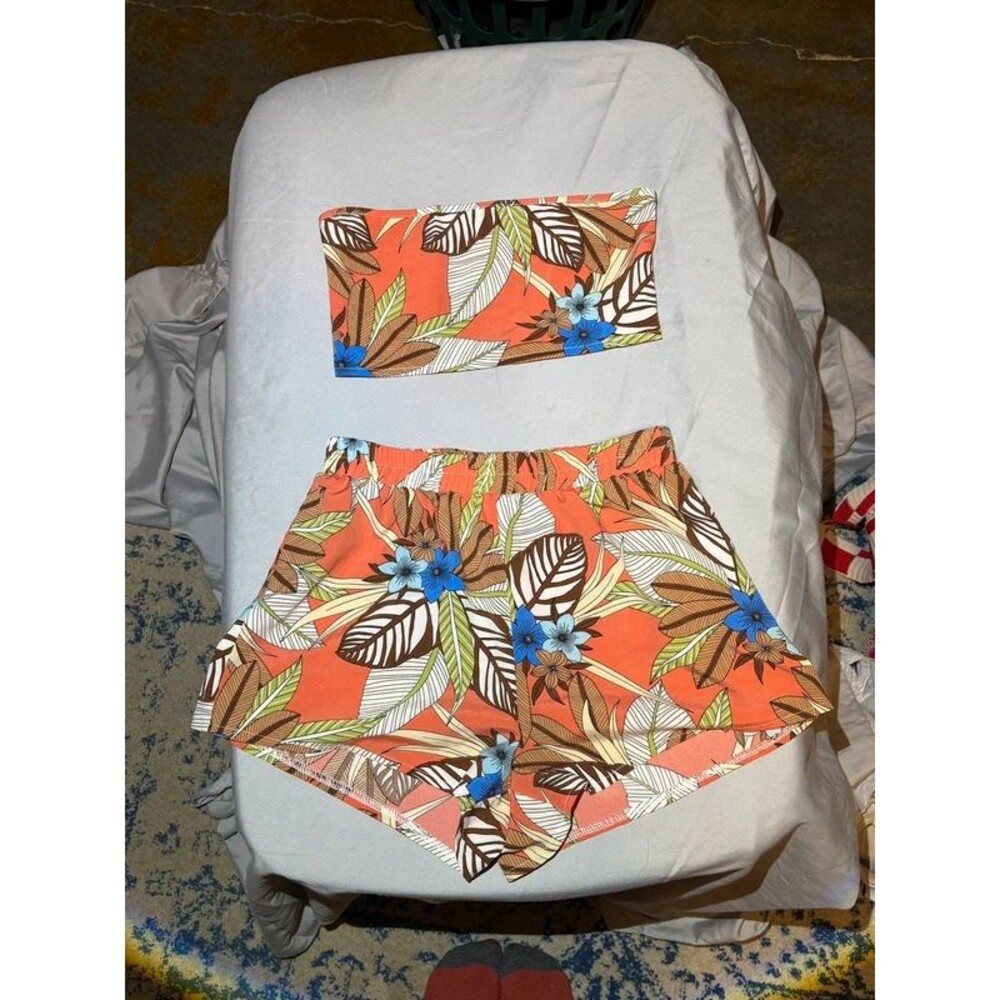 Floral two piece set - Picture 2 of 5